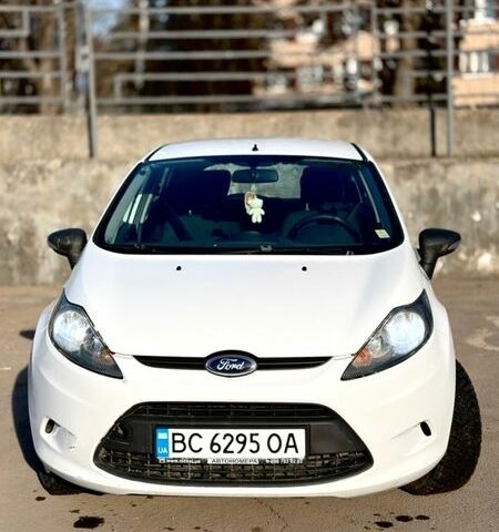 Белый Форд Фиеста, объемом двигателя 1.24 л и пробегом 211 тыс. км за 4900 $, фото 1 на Automoto.ua