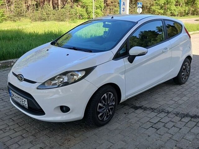Білий Форд Фієста, об'ємом двигуна 1.2 л та пробігом 160 тис. км за 4500 $, фото 1 на Automoto.ua