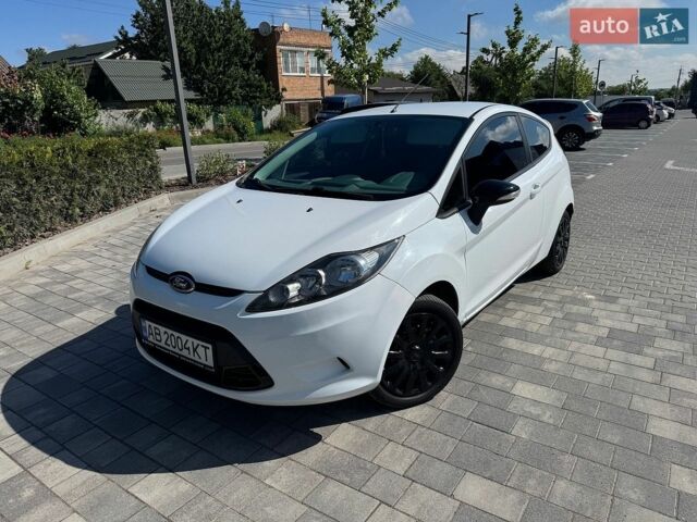 Білий Форд Фієста, об'ємом двигуна 1.4 л та пробігом 188 тис. км за 4999 $, фото 1 на Automoto.ua