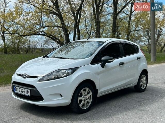 Белый Форд Фиеста, объемом двигателя 1.25 л и пробегом 106 тыс. км за 5750 $, фото 1 на Automoto.ua