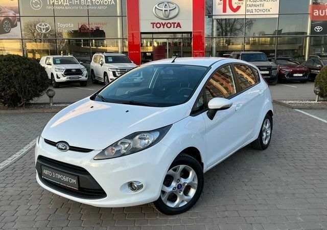 Білий Форд Фієста, об'ємом двигуна 1.4 л та пробігом 77 тис. км за 8200 $, фото 1 на Automoto.ua