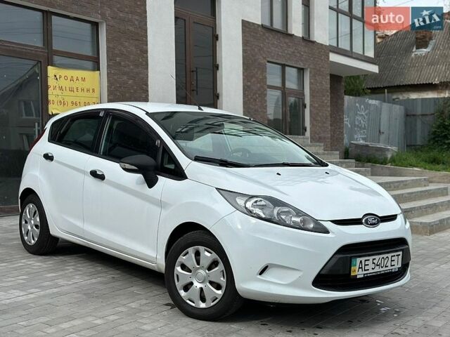Белый Форд Фиеста, объемом двигателя 1.25 л и пробегом 78 тыс. км за 5500 $, фото 1 на Automoto.ua