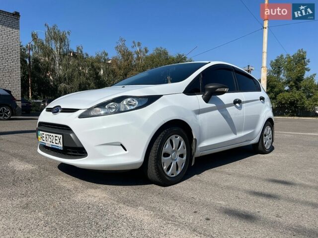 Белый Форд Фиеста, объемом двигателя 1.25 л и пробегом 34 тыс. км за 6000 $, фото 1 на Automoto.ua