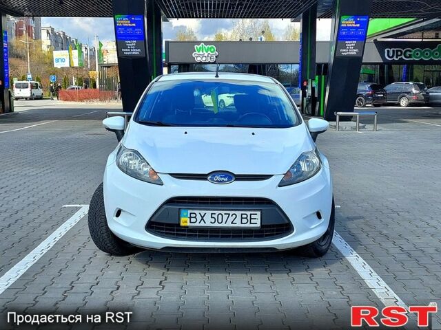 Білий Форд Фієста, об'ємом двигуна 1.4 л та пробігом 157 тис. км за 7300 $, фото 1 на Automoto.ua