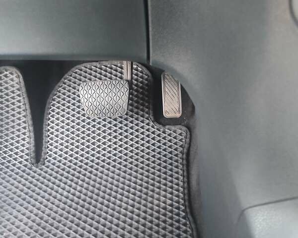 Белый Форд Фиеста, объемом двигателя 1.39 л и пробегом 120 тыс. км за 7600 $, фото 1 на Automoto.ua