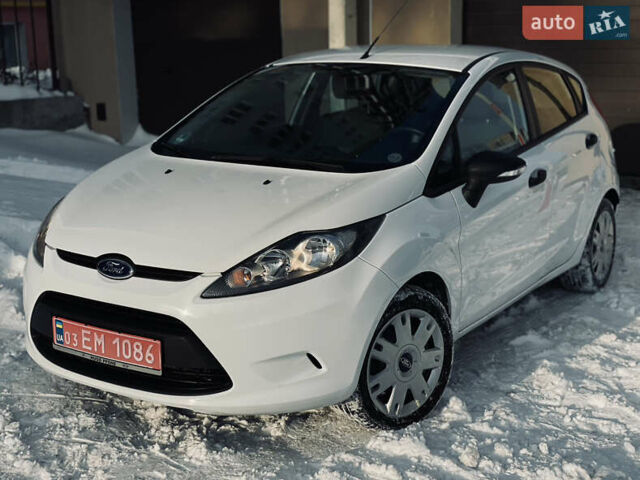 Белый Форд Фиеста, объемом двигателя 1.24 л и пробегом 209 тыс. км за 6499 $, фото 1 на Automoto.ua