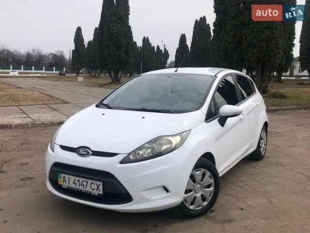 Белый Форд Фиеста, объемом двигателя 1.24 л и пробегом 192 тыс. км за 5700 $, фото 1 на Automoto.ua