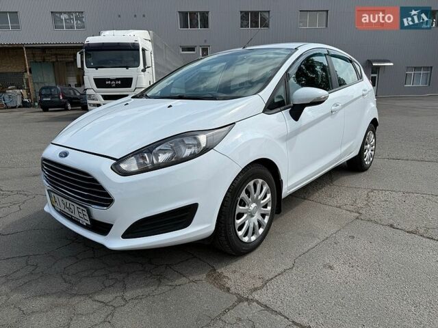 Белый Форд Фиеста, объемом двигателя 1 л и пробегом 178 тыс. км за 4900 $, фото 1 на Automoto.ua