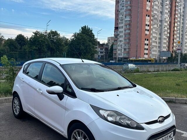Білий Форд Фієста, об'ємом двигуна 1.4 л та пробігом 260 тис. км за 5500 $, фото 1 на Automoto.ua