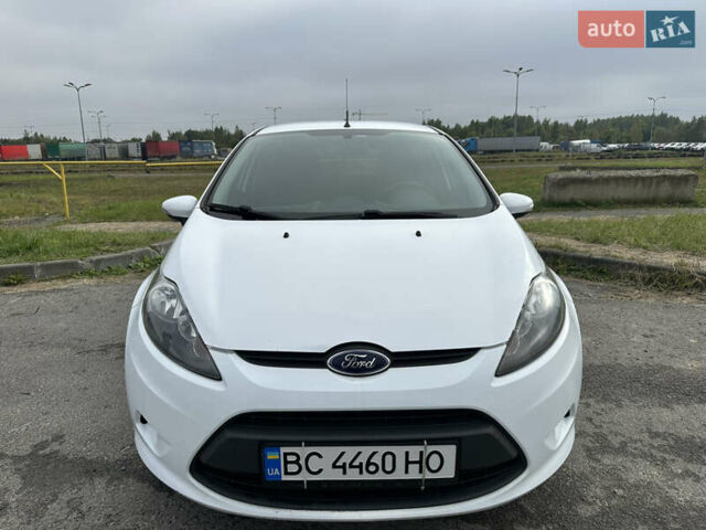 Белый Форд Фиеста, объемом двигателя 1.25 л и пробегом 140 тыс. км за 6300 $, фото 1 на Automoto.ua