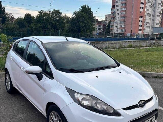 Білий Форд Фієста, об'ємом двигуна 1.4 л та пробігом 260 тис. км за 4798 $, фото 1 на Automoto.ua