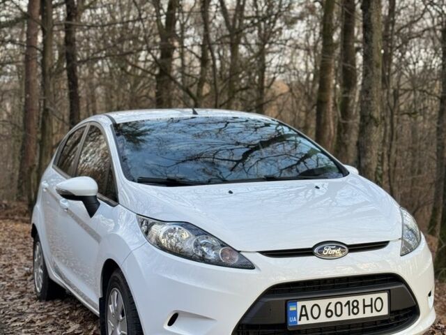 Білий Форд Фієста, об'ємом двигуна 1.4 л та пробігом 212 тис. км за 6206 $, фото 1 на Automoto.ua