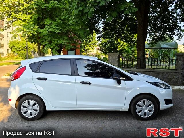 Белый Форд Фиеста, объемом двигателя 1 л и пробегом 130 тыс. км за 5150 $, фото 1 на Automoto.ua
