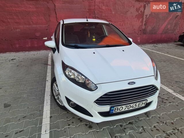 Білий Форд Фієста, об'ємом двигуна 1.56 л та пробігом 241 тис. км за 7000 $, фото 1 на Automoto.ua