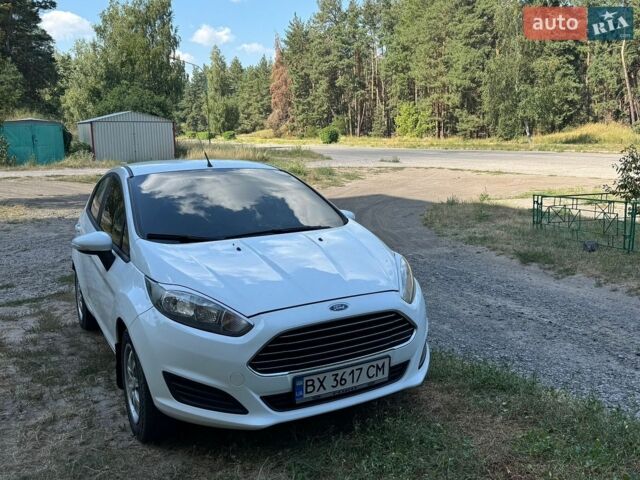 Білий Форд Фієста, об'ємом двигуна 1 л та пробігом 152 тис. км за 5100 $, фото 1 на Automoto.ua