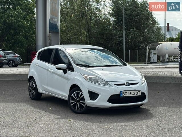 Білий Форд Фієста, об'ємом двигуна 1.6 л та пробігом 362 тис. км за 3999 $, фото 1 на Automoto.ua