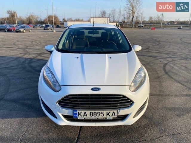 Белый Форд Фиеста, объемом двигателя 1 л и пробегом 134 тыс. км за 5700 $, фото 1 на Automoto.ua