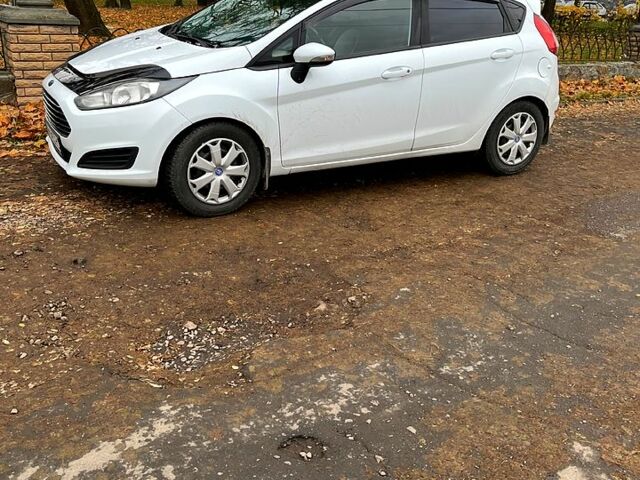 Білий Форд Фієста, об'ємом двигуна 1.4 л та пробігом 194 тис. км за 7200 $, фото 1 на Automoto.ua