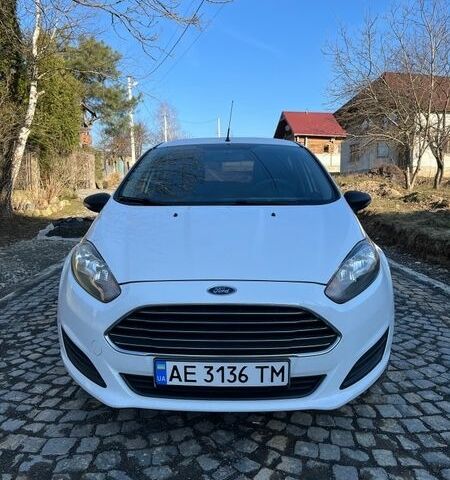 Белый Форд Фиеста, объемом двигателя 1.24 л и пробегом 170 тыс. км за 6000 $, фото 1 на Automoto.ua