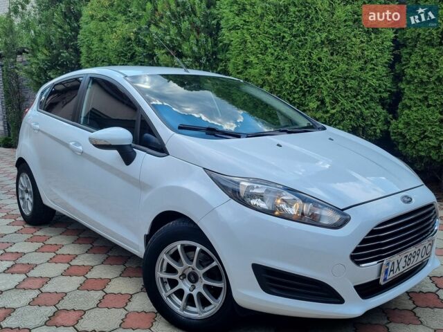 Білий Форд Фієста, об'ємом двигуна 1.24 л та пробігом 125 тис. км за 5650 $, фото 1 на Automoto.ua