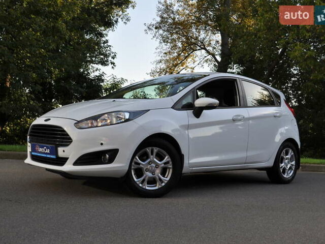 Белый Форд Фиеста, объемом двигателя 1.6 л и пробегом 124 тыс. км за 8500 $, фото 1 на Automoto.ua