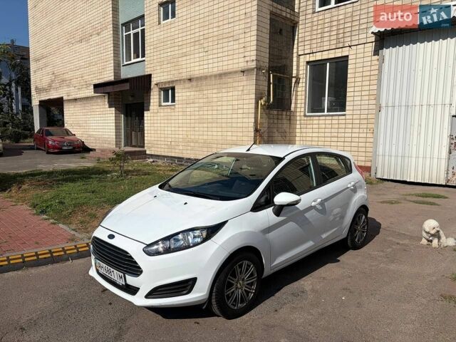 Белый Форд Фиеста, объемом двигателя 1 л и пробегом 95 тыс. км за 5750 $, фото 1 на Automoto.ua