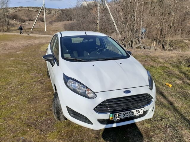 Білий Форд Фієста, об'ємом двигуна 1.25 л та пробігом 50 тис. км за 7200 $, фото 1 на Automoto.ua
