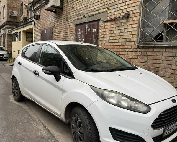 Белый Форд Фиеста, объемом двигателя 1.24 л и пробегом 301 тыс. км за 5700 $, фото 1 на Automoto.ua