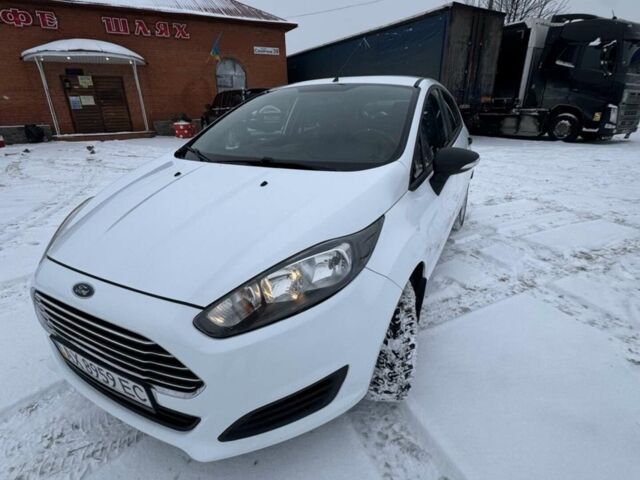 Білий Форд Фієста, об'ємом двигуна 1 л та пробігом 125 тис. км за 6000 $, фото 1 на Automoto.ua