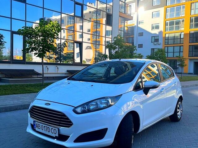 Білий Форд Фієста, об'ємом двигуна 1.2 л та пробігом 203 тис. км за 5200 $, фото 1 на Automoto.ua