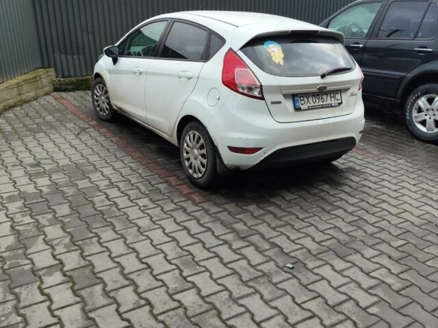 Білий Форд Фієста, об'ємом двигуна 1 л та пробігом 95 тис. км за 6500 $, фото 1 на Automoto.ua