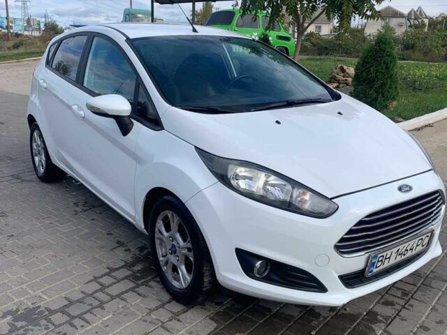 Белый Форд Фиеста, объемом двигателя 1 л и пробегом 139 тыс. км за 6700 $, фото 1 на Automoto.ua