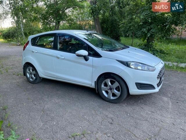 Белый Форд Фиеста, объемом двигателя 1 л и пробегом 150 тыс. км за 4250 $, фото 1 на Automoto.ua