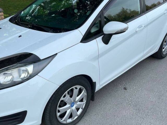 Белый Форд Фиеста, объемом двигателя 1.5 л и пробегом 194 тыс. км за 7000 $, фото 1 на Automoto.ua