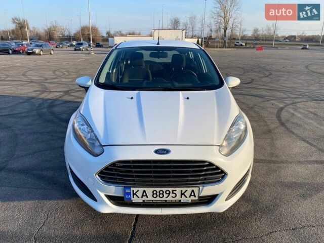 Белый Форд Фиеста, объемом двигателя 1 л и пробегом 134 тыс. км за 5700 $, фото 1 на Automoto.ua
