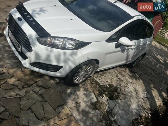Білий Форд Фієста, об'ємом двигуна 1 л та пробігом 173 тис. км за 6200 $, фото 1 на Automoto.ua