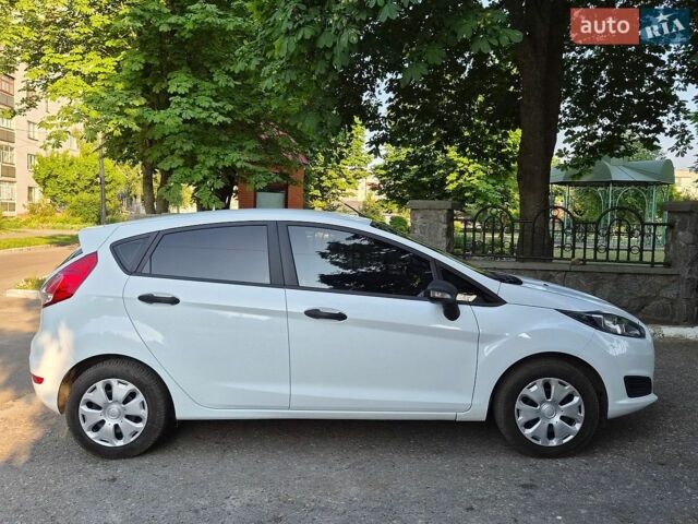 Білий Форд Фієста, об'ємом двигуна 1 л та пробігом 132 тис. км за 5150 $, фото 1 на Automoto.ua