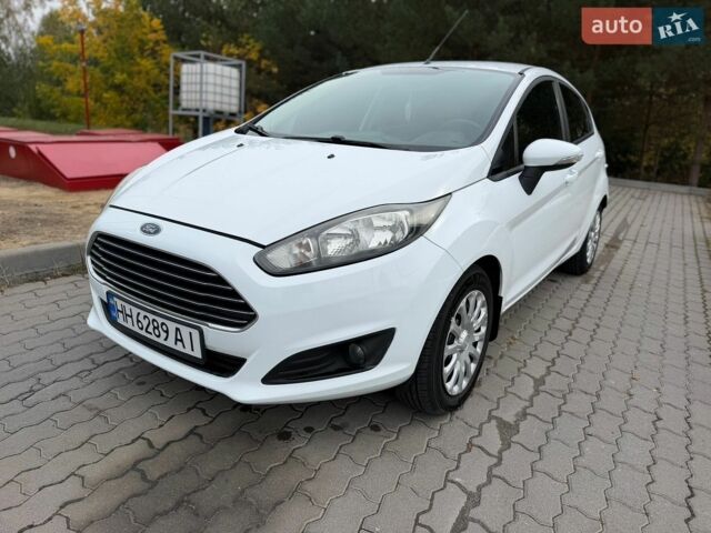 Білий Форд Фієста, об'ємом двигуна 1.6 л та пробігом 195 тис. км за 6300 $, фото 1 на Automoto.ua