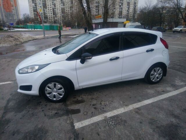 Білий Форд Фієста, об'ємом двигуна 1.25 л та пробігом 119 тис. км за 7000 $, фото 1 на Automoto.ua
