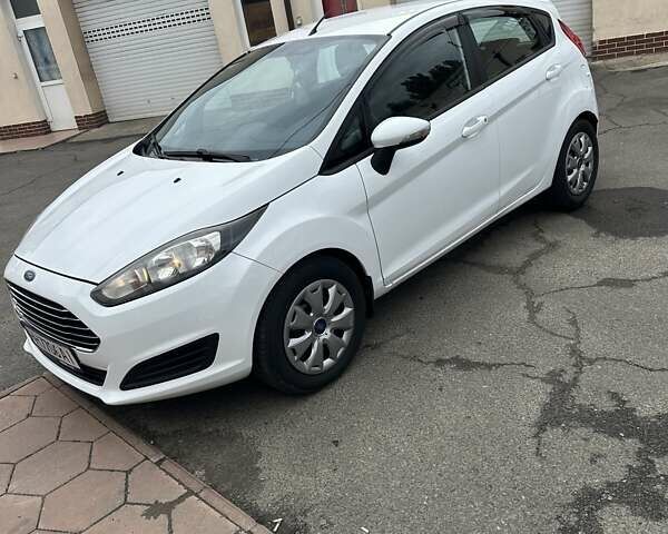 Белый Форд Фиеста, объемом двигателя 1.5 л и пробегом 168 тыс. км за 6999 $, фото 1 на Automoto.ua