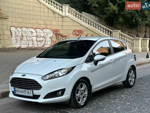 Білий Форд Фієста, об'ємом двигуна 1 л та пробігом 84 тис. км за 7500 $, фото 1 на Automoto.ua