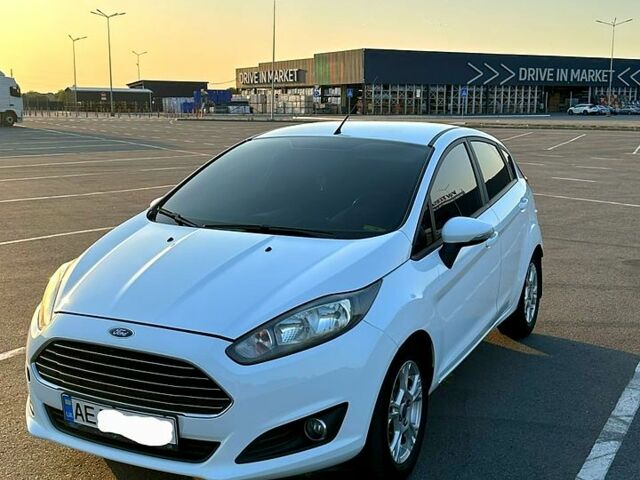 Белый Форд Фиеста, объемом двигателя 1 л и пробегом 115 тыс. км за 8500 $, фото 1 на Automoto.ua