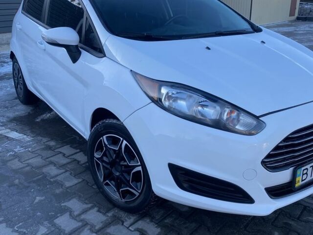 Белый Форд Фиеста, объемом двигателя 1 л и пробегом 139 тыс. км за 5150 $, фото 1 на Automoto.ua