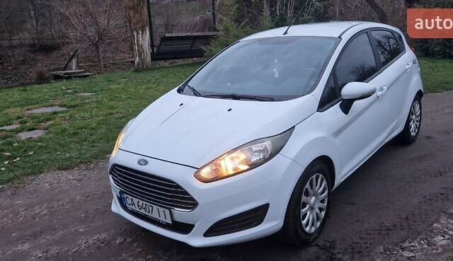 Белый Форд Фиеста, объемом двигателя 1 л и пробегом 112 тыс. км за 5900 $, фото 1 на Automoto.ua