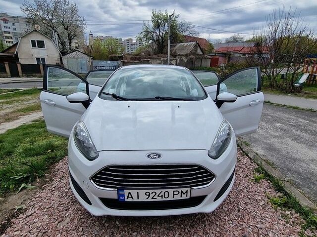 Білий Форд Фієста, об'ємом двигуна 1.6 л та пробігом 155 тис. км за 6800 $, фото 1 на Automoto.ua