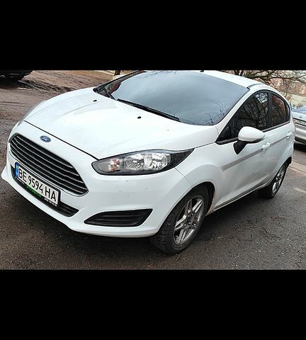 Білий Форд Фієста, об'ємом двигуна 1 л та пробігом 129 тис. км за 5900 $, фото 1 на Automoto.ua