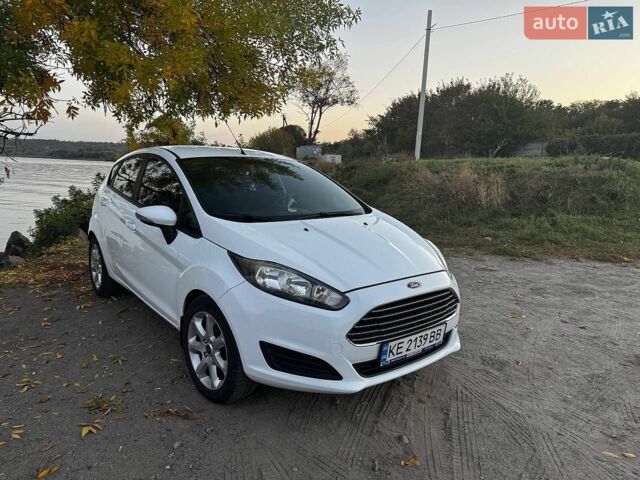 Белый Форд Фиеста, объемом двигателя 1 л и пробегом 86 тыс. км за 5800 $, фото 1 на Automoto.ua