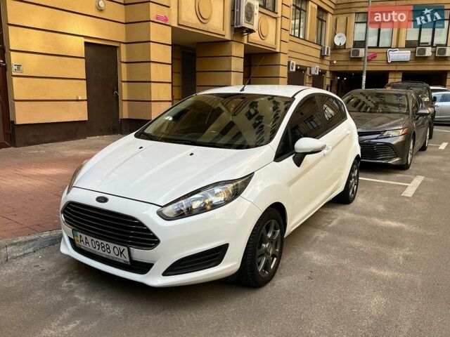 Білий Форд Фієста, об'ємом двигуна 1 л та пробігом 103 тис. км за 6000 $, фото 1 на Automoto.ua