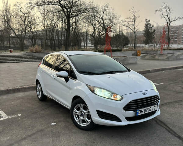 Білий Форд Фієста, об'ємом двигуна 1.6 л та пробігом 123 тис. км за 8500 $, фото 1 на Automoto.ua