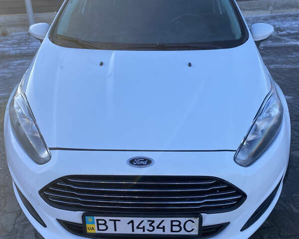 Белый Форд Фиеста, объемом двигателя 1 л и пробегом 139 тыс. км за 5150 $, фото 1 на Automoto.ua